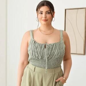 NWT Floral Print Tie Detail Ruched Stretch Smocked Sleeveless Top in Sage Green